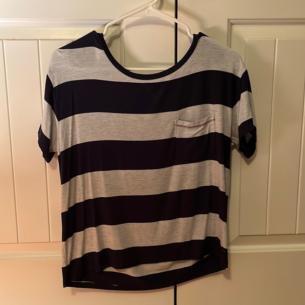 American eagle striped shirt sleeve